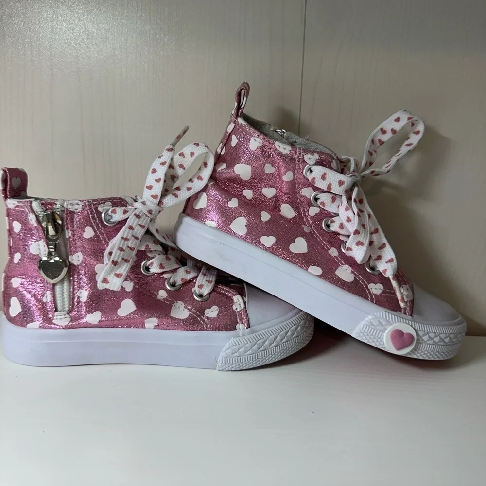 Cynthia Rowley Designer Girls Glitter Pink w/Hearts Sneakers - Sz 8